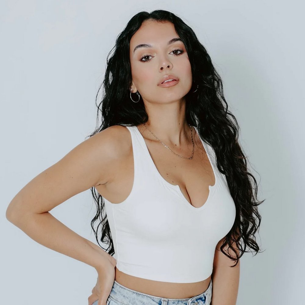 NWT Klassy Network V Cut Brami (Crop) 2.0 White XL